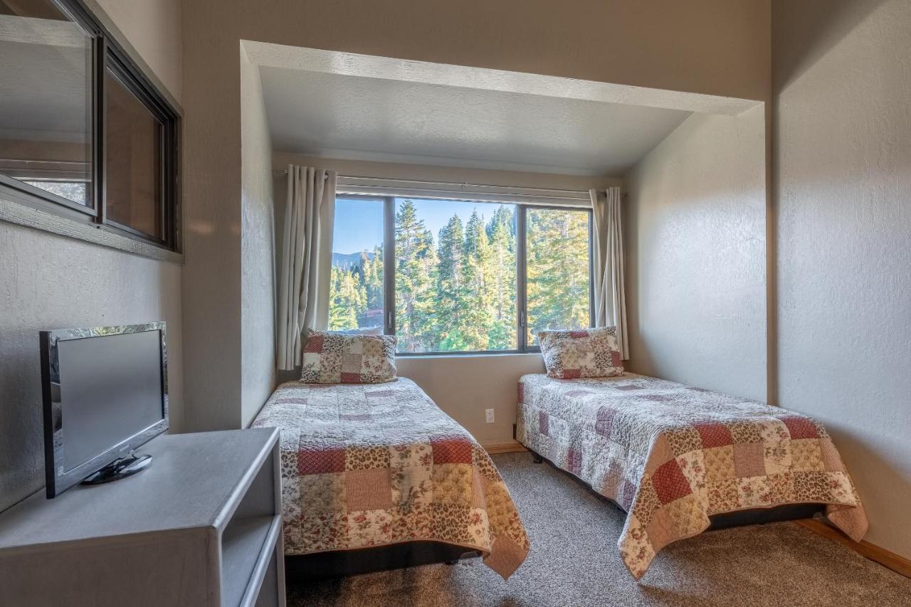 Updated 5 Bedroom 3 Bathroom Townhome Slopeside At 1849 Condos 671 Sleeps 10 Mammoth Lakes Exterior photo